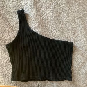 Single shoulder black ribbed top